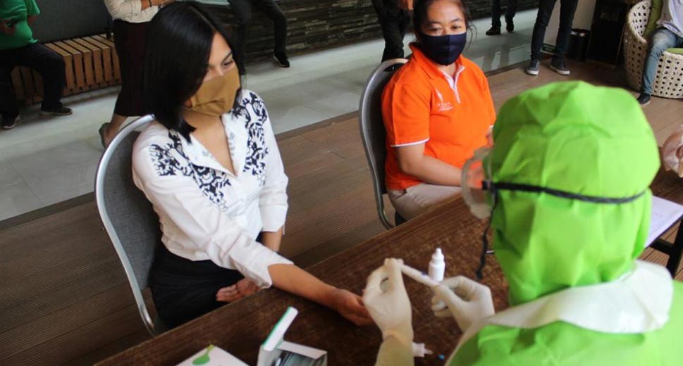 Aruna Senggigi Resort & Convention lakukan rapid test karyawan.