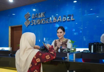 Bank Sumsel Babel Dukung Pelestarian Kearifan Lokal dengan Pemakaian Jumputan dan Kain Cual